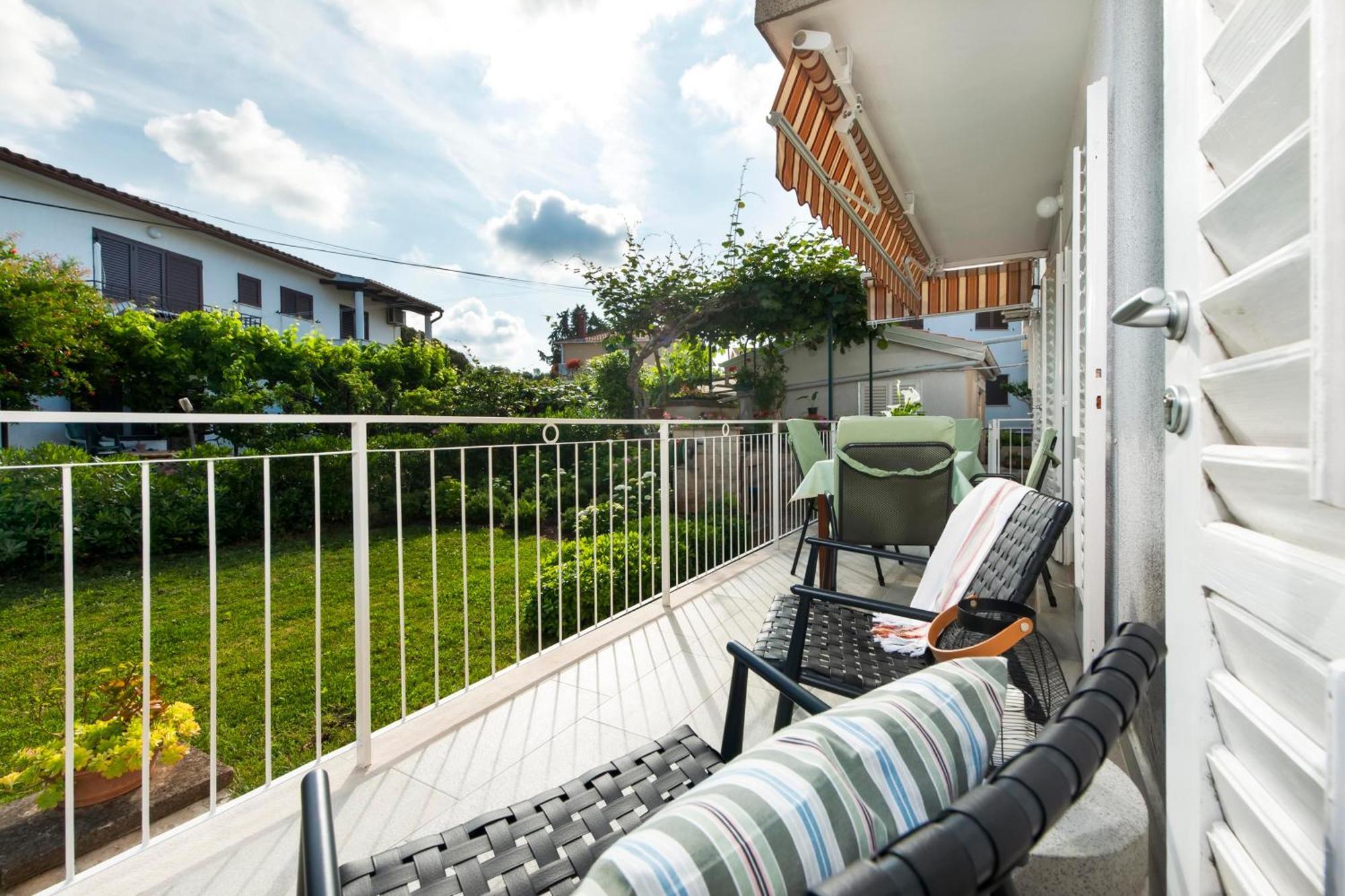Apartments Magnolia โรวีน ภายนอก รูปภาพ
